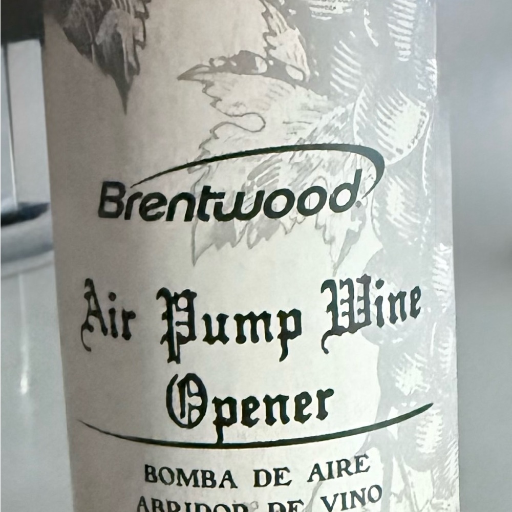 Brentwood Elegant Black Air Pump Wine Opener